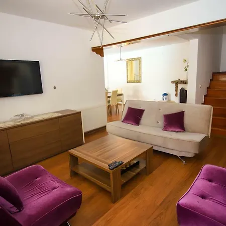Cettia Daily Weekly Villa