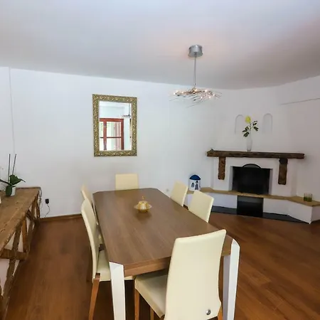 Villa Cettia Daily Weekly